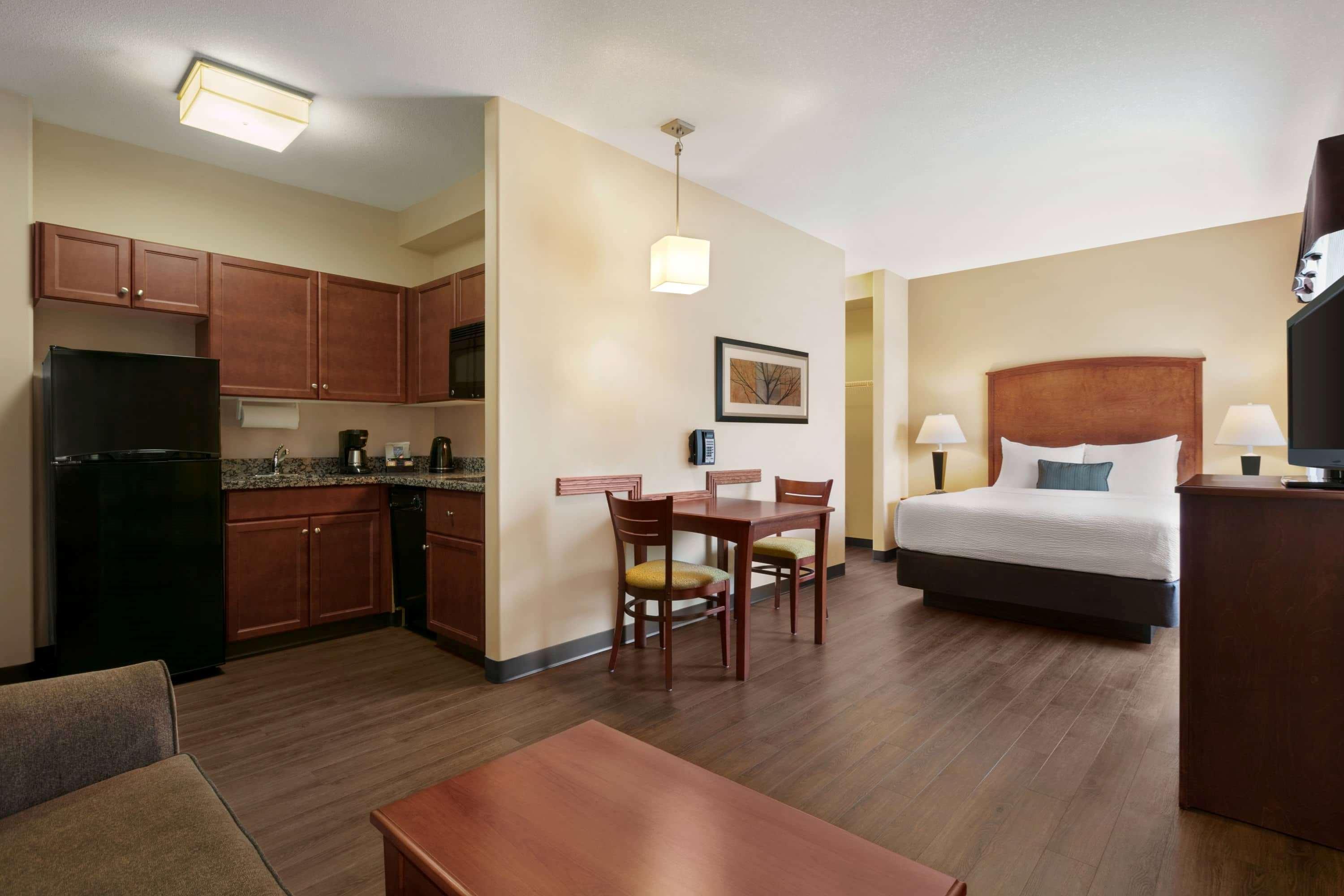Days Inn & Suites By Wyndham Sherwood Park Edmonton Extérieur photo