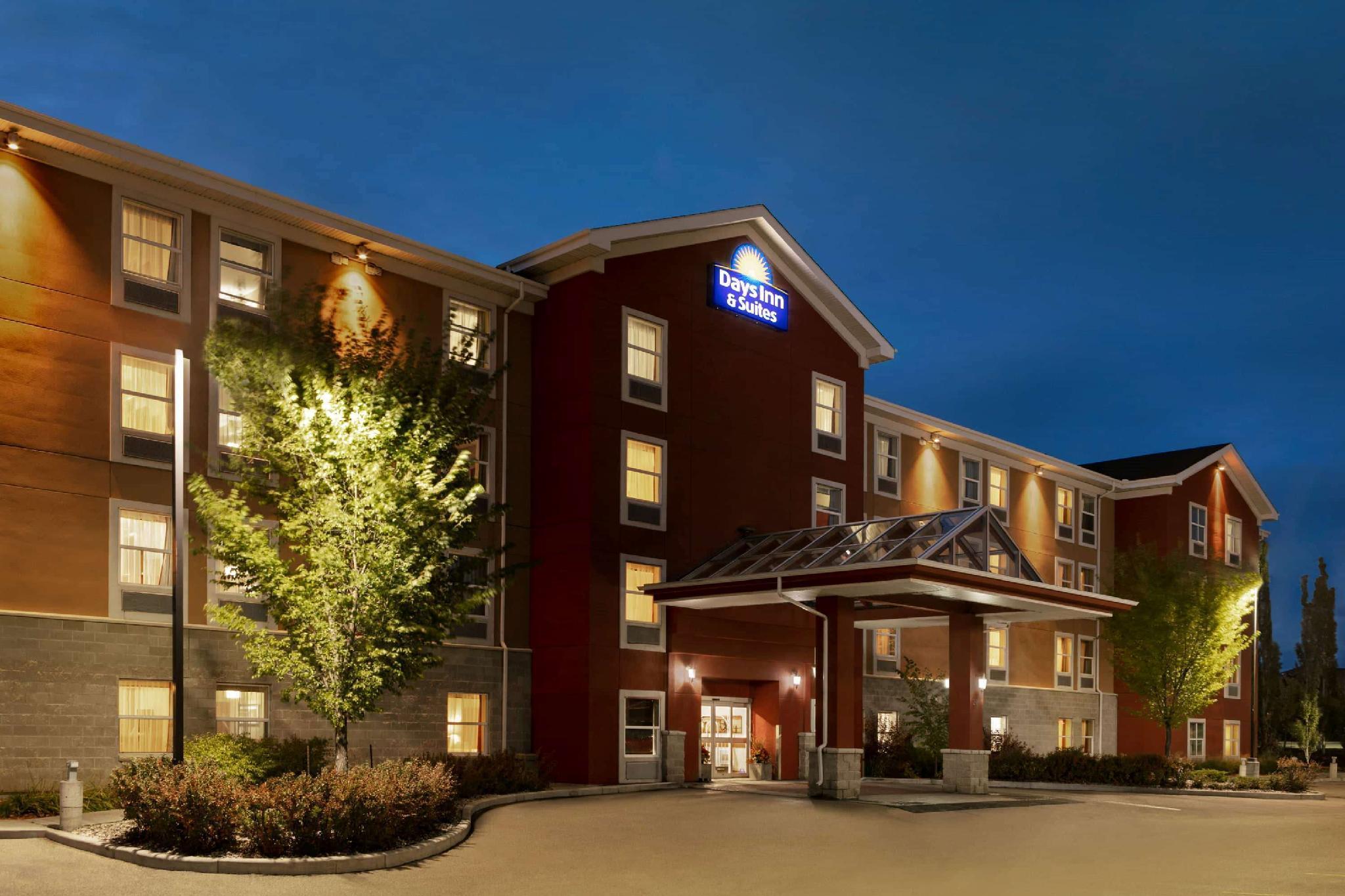 Days Inn & Suites By Wyndham Sherwood Park Edmonton Extérieur photo