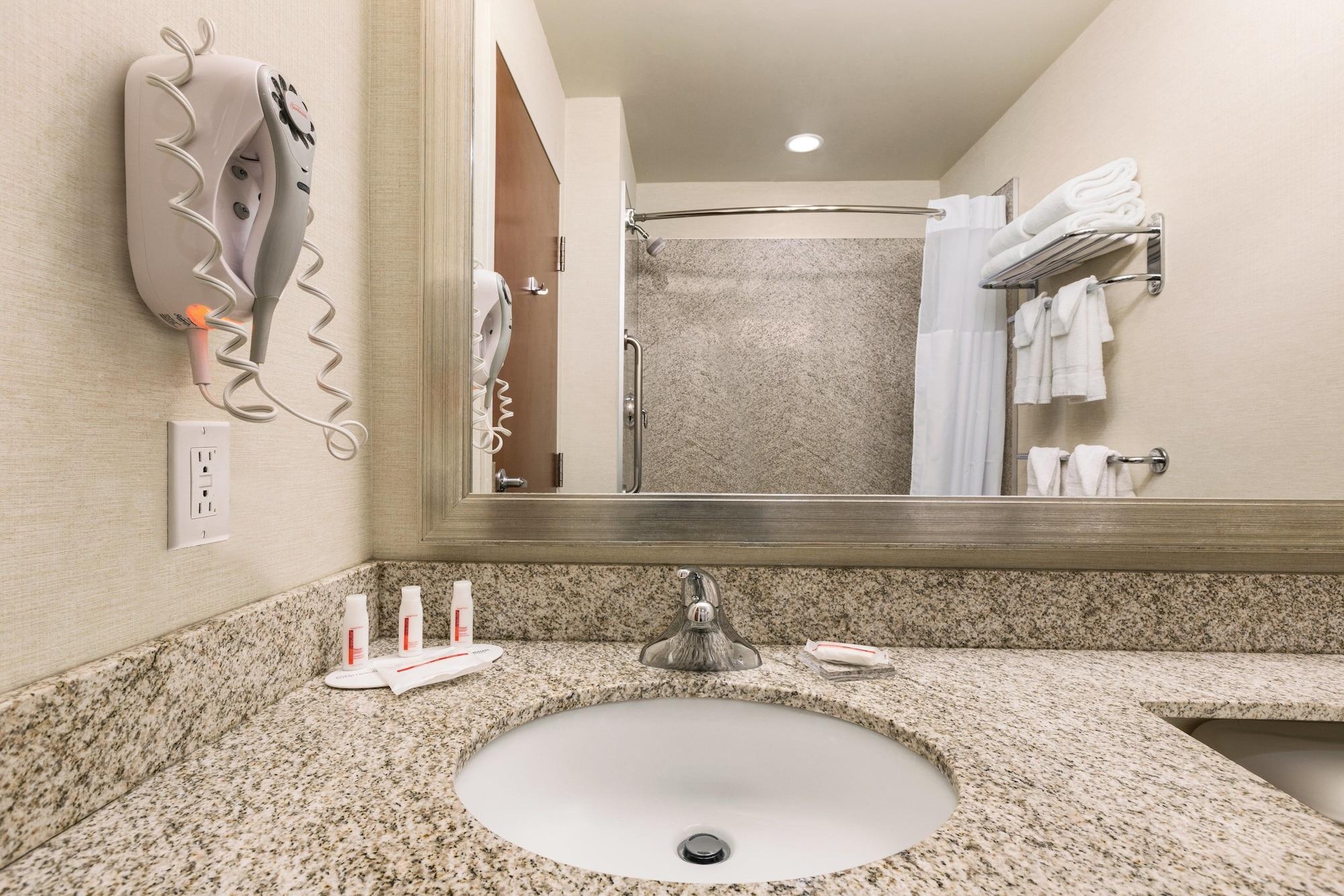 Days Inn & Suites By Wyndham Sherwood Park Edmonton Extérieur photo