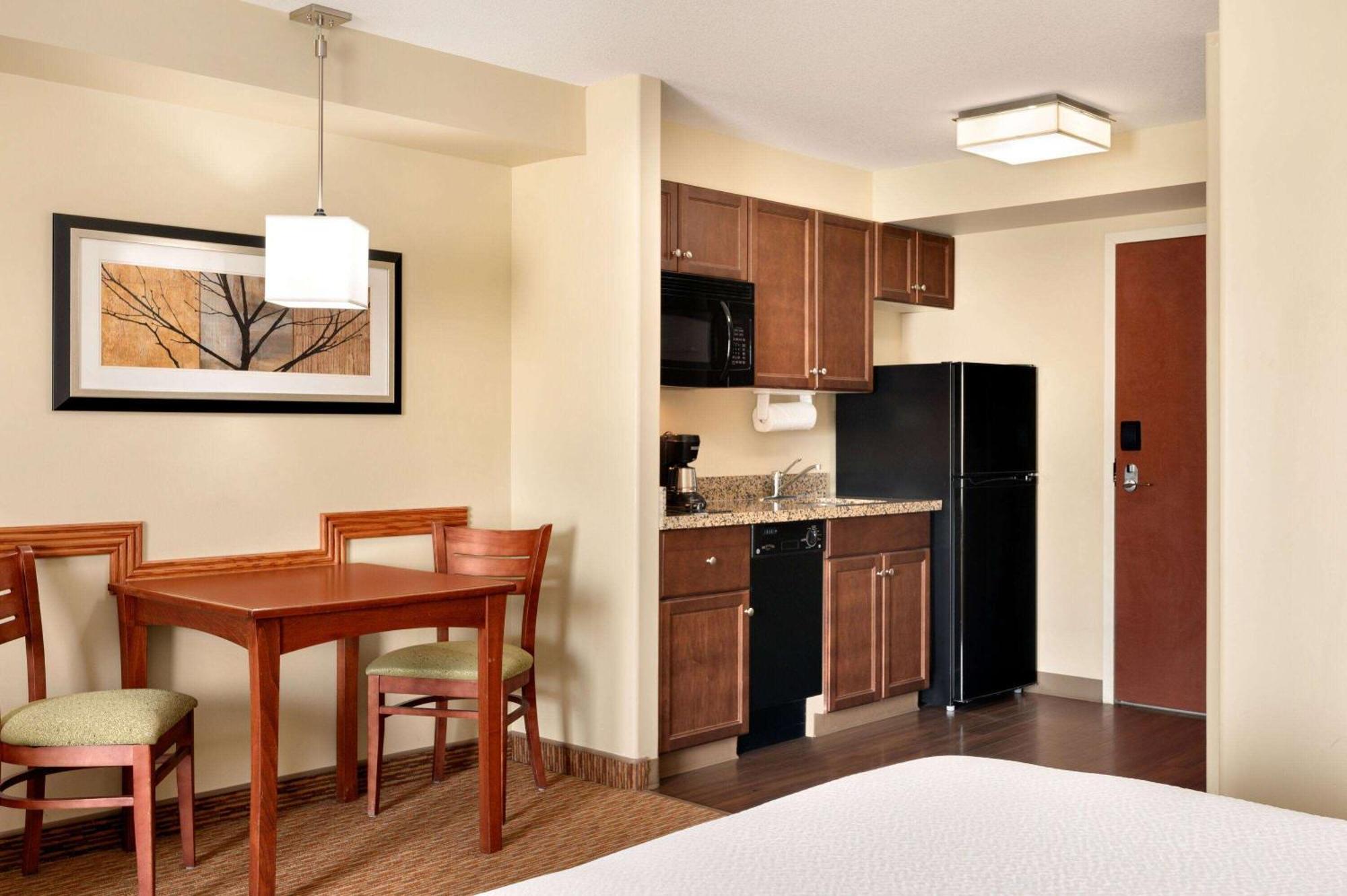 Days Inn & Suites By Wyndham Sherwood Park Edmonton Extérieur photo