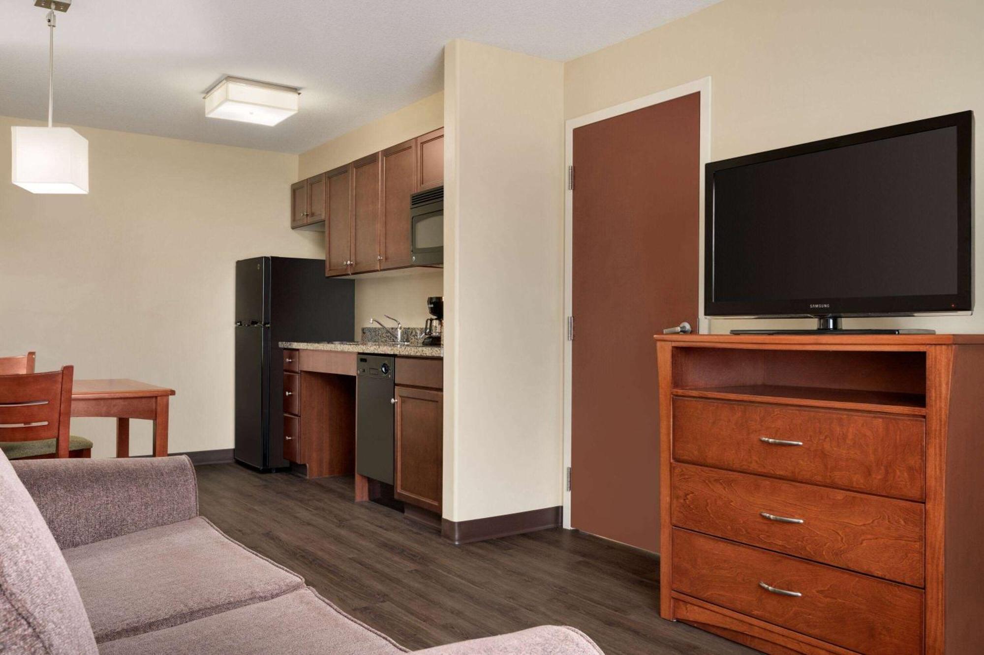 Days Inn & Suites By Wyndham Sherwood Park Edmonton Extérieur photo