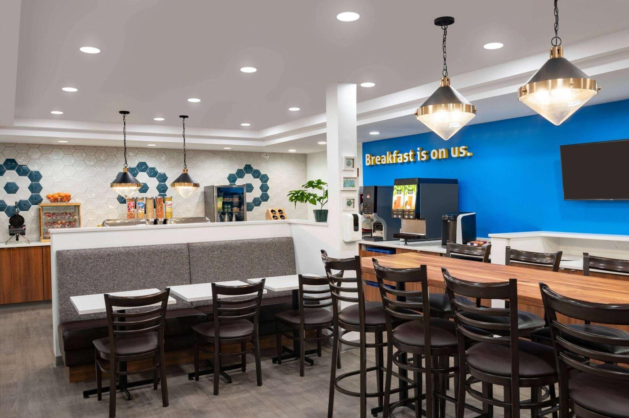 Days Inn & Suites By Wyndham Sherwood Park Edmonton Extérieur photo