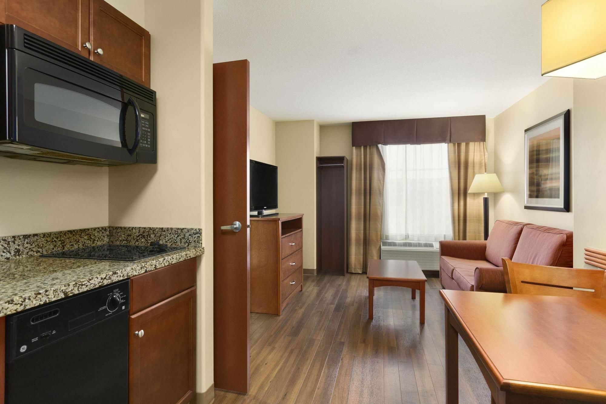 Days Inn & Suites By Wyndham Sherwood Park Edmonton Extérieur photo